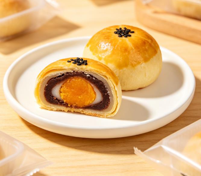 手工蛋黄酥糕点整箱批发 社区团购烘焙店货源